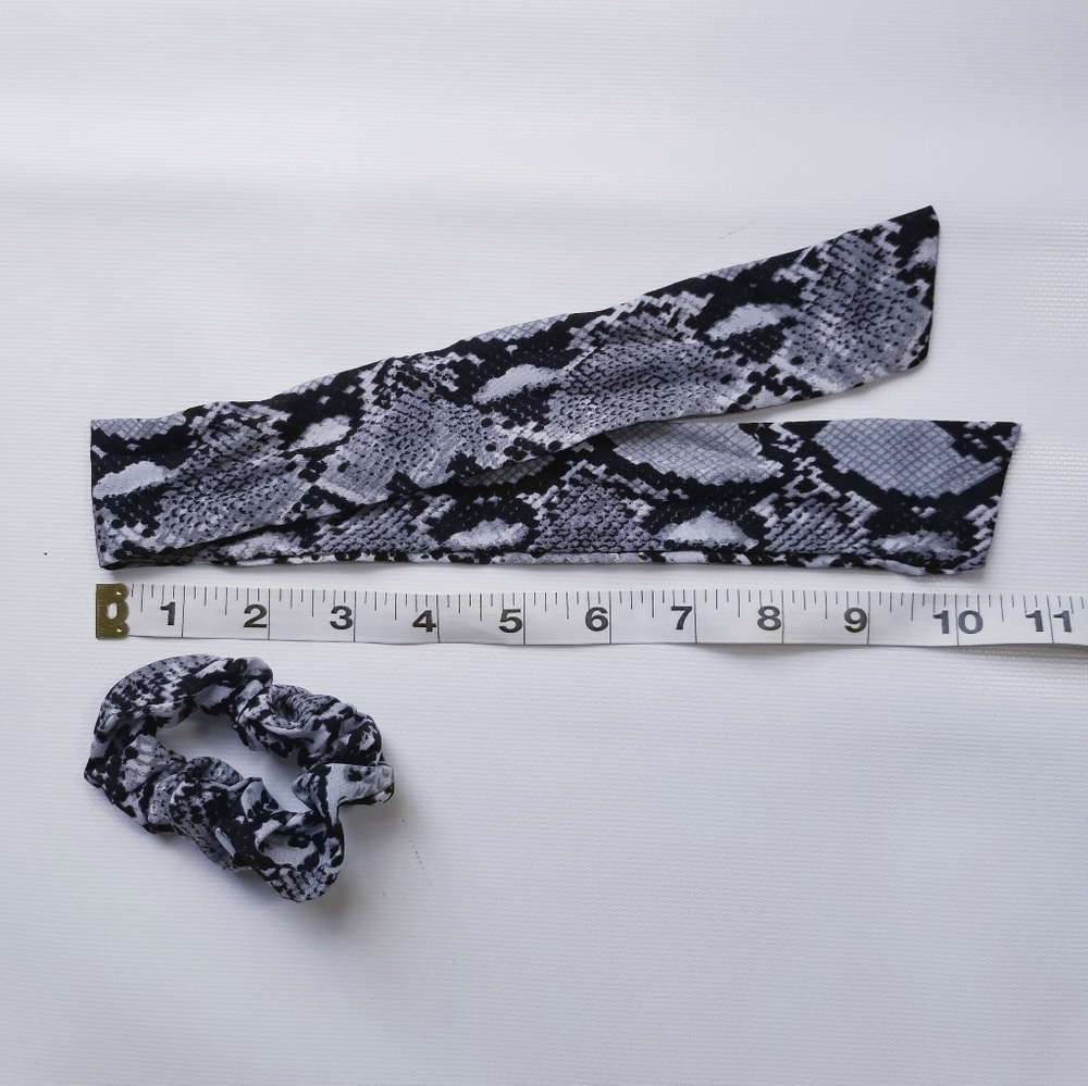 2 in 1 Scrunchie Bow Ribbon Scarf Hairbow - Picture 2 of 3
